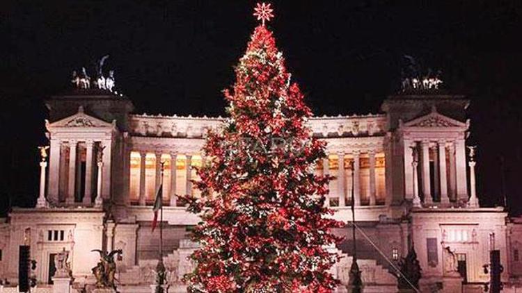 ‘Tüysüz’den sonra ikinci Noel ağacı vakası: Roma’yı Netflix yönetsin