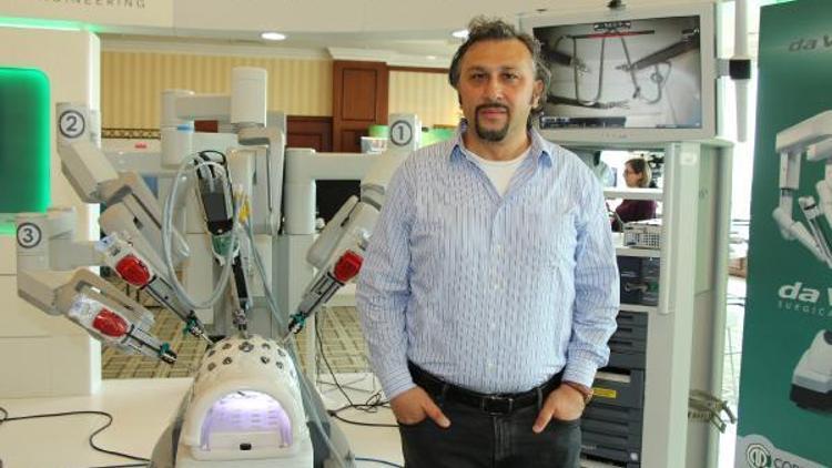 Milimetrik kanser robotunun Türk mucidi profesör konuştu