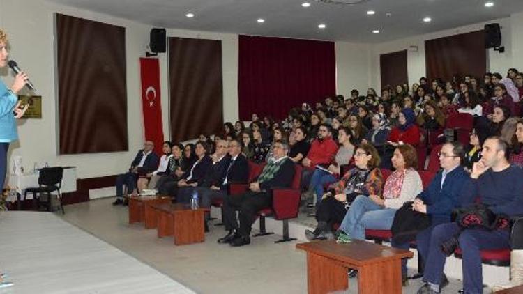 ÇOMÜde, gıda ve beslenme konusunda doğru bilinen yanlışlar konuşuldu