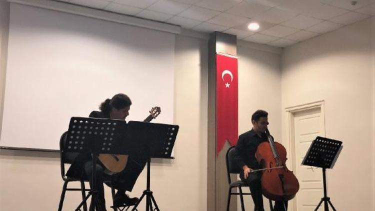 Trakya Üniversitesinde, Viyolonsel ve gitar duo konseri