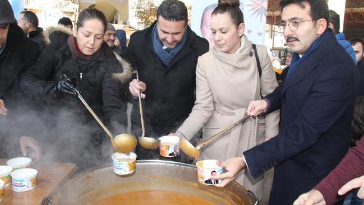Ak Parti ve Burdur Belediyesi çorba dağıttı