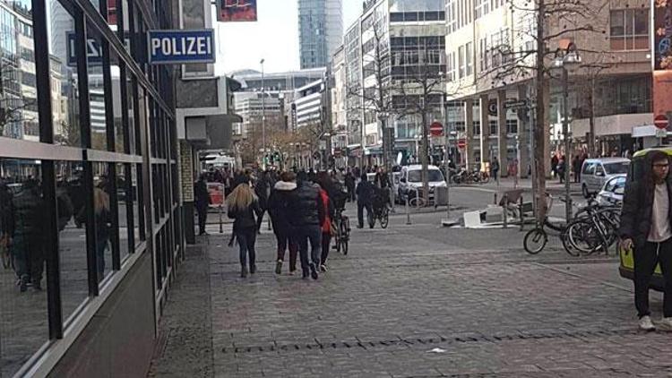 Frankfurt’un1 Numaralı karakolunda skandal