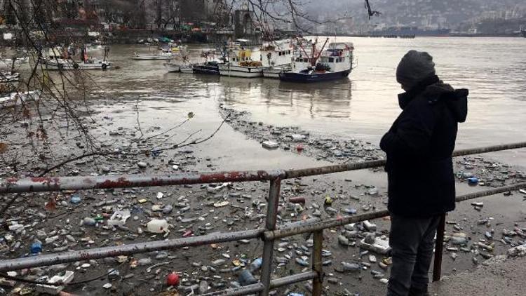 Zonguldak Limanı, çöple doldu