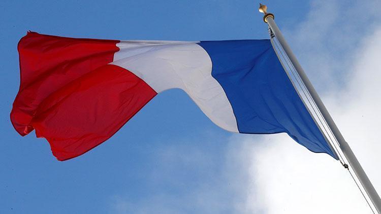 Son dakika... Fransada muhalefet hükümete karşı gensoru önergesi verdi