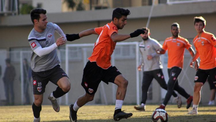 Adanaspor, U21 takımı ile antrenman maçı yaptı