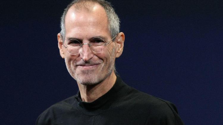 Steve Jobsın kartviziti açık artırmada rekor fiyata satıldı