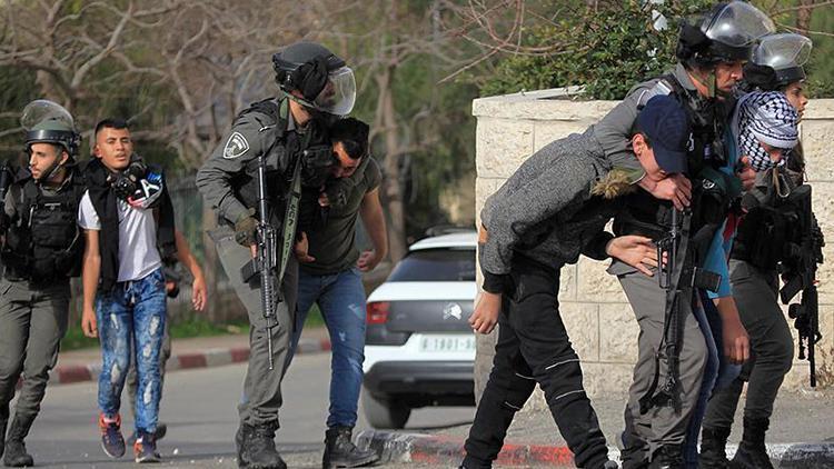 İsrail 18 Filistinliyi gözaltına aldı