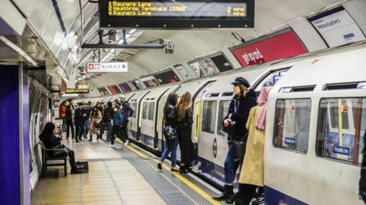 Londra’da makinistlerin maaşları dudak uçaklatıyor