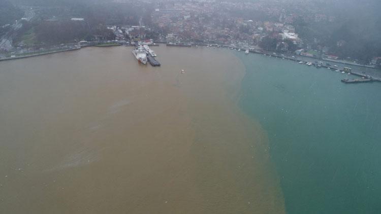 Çamur akan İstanbul Boğazı havadan görüntülendi