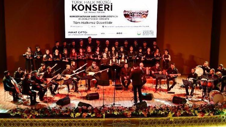 Büyükşehir Belediyesi Türk halk müziği korosu ilk konserini verdi
