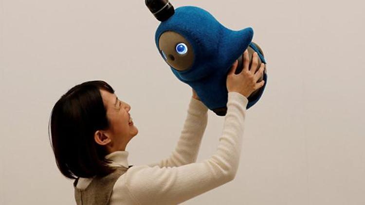 Japonyada yapay zekalı sevgi robotu üretildi