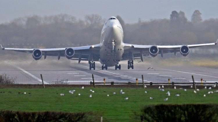 Gatwickte drone kriziyle ilgili 2 gözaltı