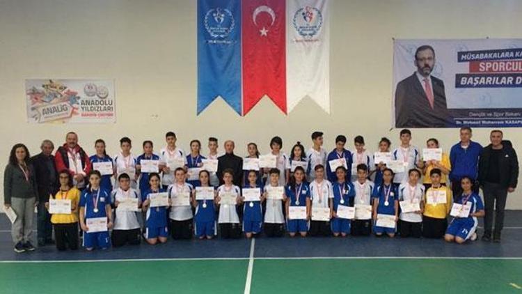 Analig Hentbol’da Kayseri Çeyrek Finalde