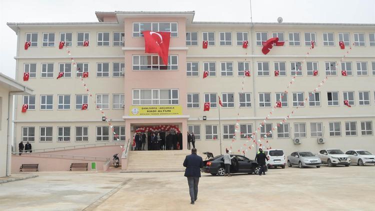Akçakale’de 24 derslikli okul açıldı