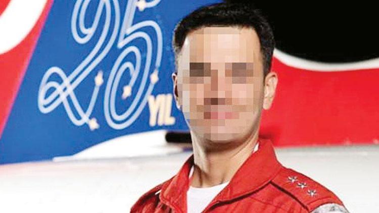 Türk Yıldızları pilotuna FETÖ gözaltısı