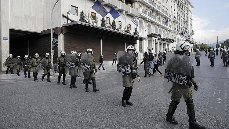 Son dakika... Atinada bombalı saldırı