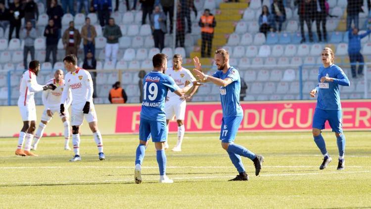 Erzurumsporda gol yükünü defans ve orta saha çekti