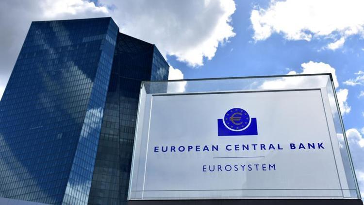 ECB küresel ekonominin yavaşlayacağını öngörüyor