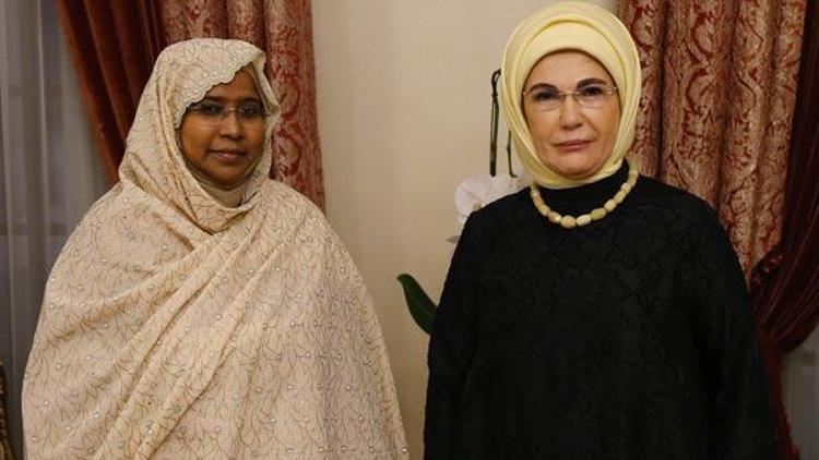 Emine Erdoğan, Sudan Genel Eğitim Bakanı Abdalla ile görüştü