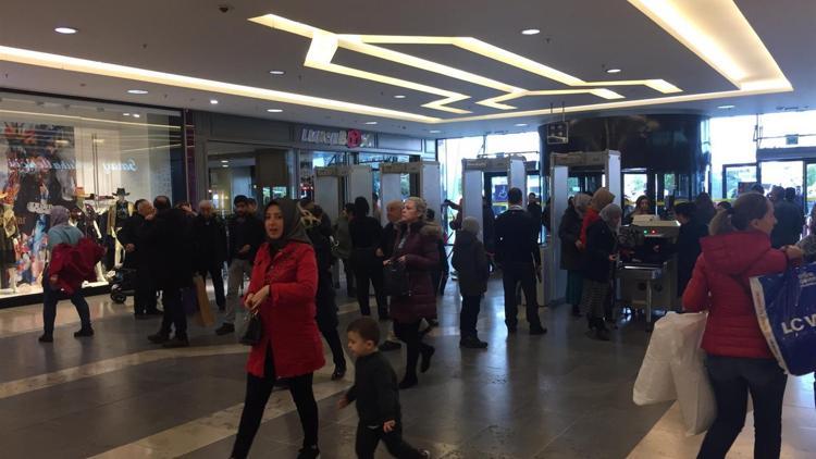 Alışveriş merkezlerinde yeni yıl yoğunluğu