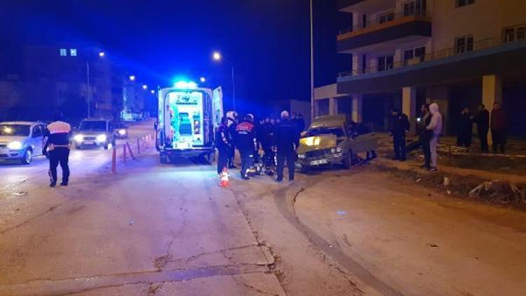 Osmaniyede 2 otomobil çarpıştı: 5 yaralı