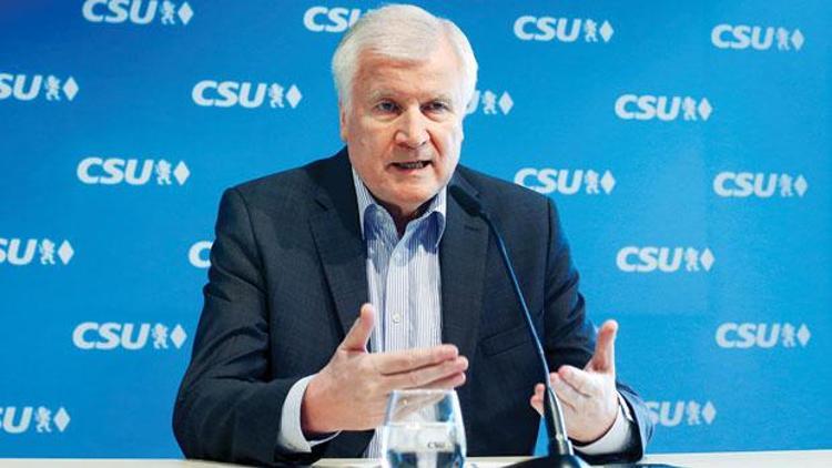 Seehofer: Şiddete başvuran sığınmacılar ülkemizi terk eder