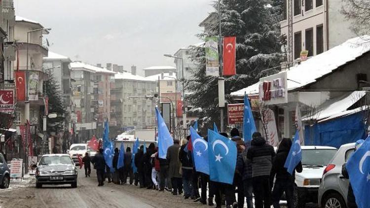 Çini protesto için İstanbuldan yürüyenler, Kızılcahamamda