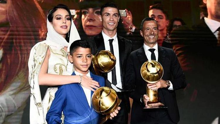 Ronaldo yeni yıla ödülle başladı