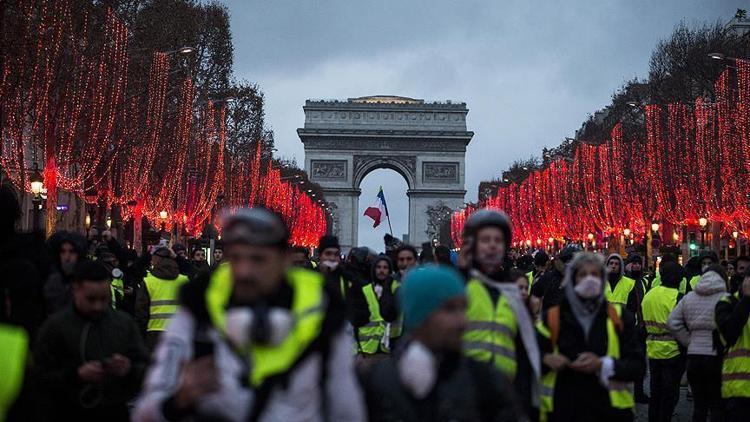 Fransız hükümetinden protestolara katılanlara suçlama