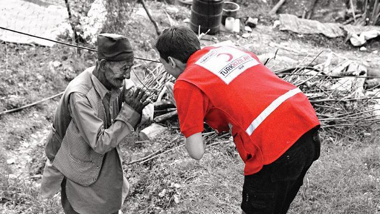 Kızılay yaşlı bakım merkezleri kuruyor