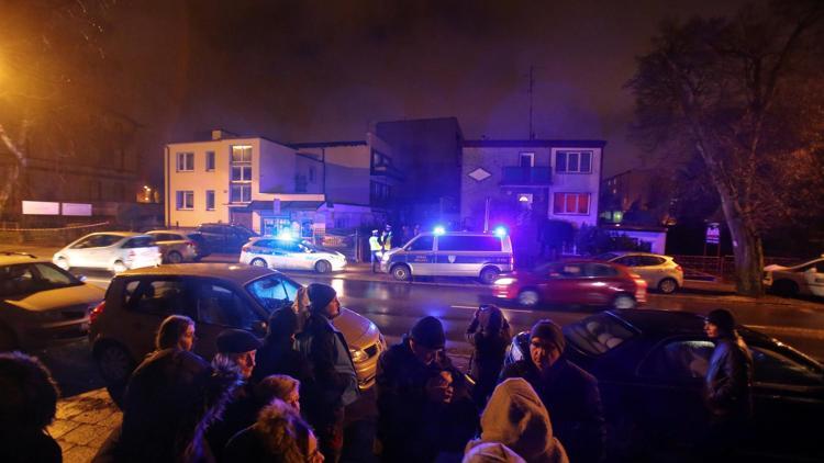 Polonyadaki korku evinde 5 genç kız yanarak öldü