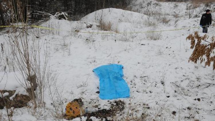Eskişehirde boş arazide kadın cesedi bulundu