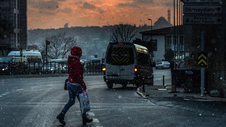 İstanbullulara iş çıkışı kar sürprizi