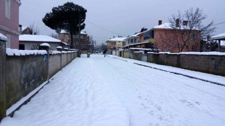 Yenicede okullar yarın da tatil edildi