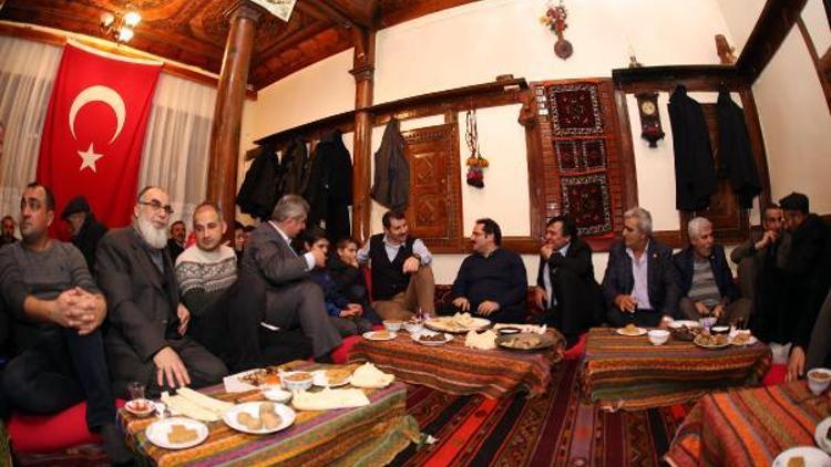 Sivasta Köy odası sohbetleri başladı