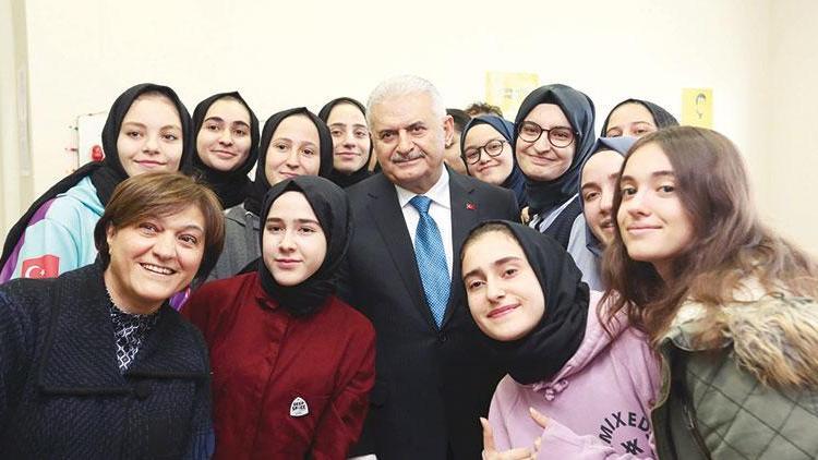 Erdoğan’ın annesinin adını taşıyan  liseye ziyaret