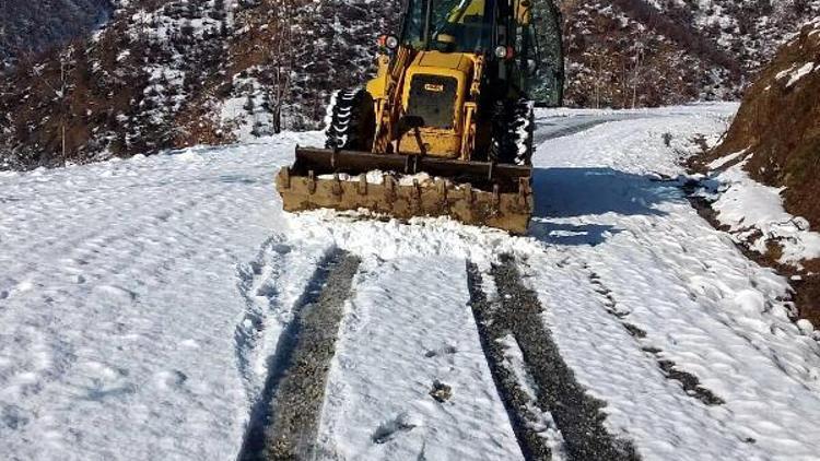 Alaşehir Belediyesinden kar mesaisi