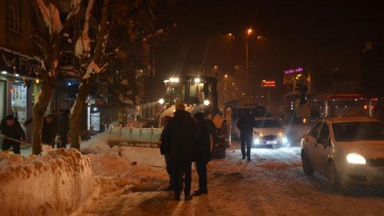 Tatvanda kar durdu, ekipler temizleme çalışması başlattı