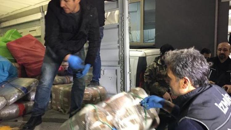 İzmirde 1 ton skunk ele geçirilen operasyonda gözaltı sayısı 17ye çıktı