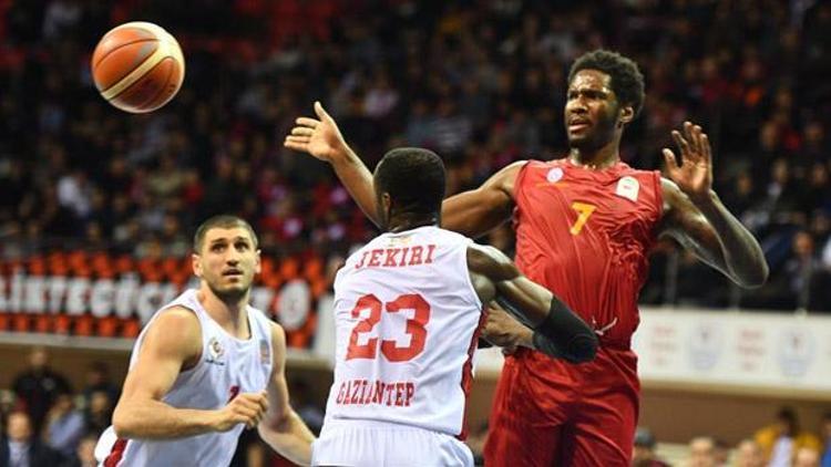 Galatasaray deplasmanda Gaziantep Baskete yenildi