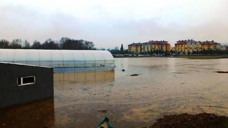 Simav Çayı taştı, Bigadiç’te ekili araziler su altında kaldı