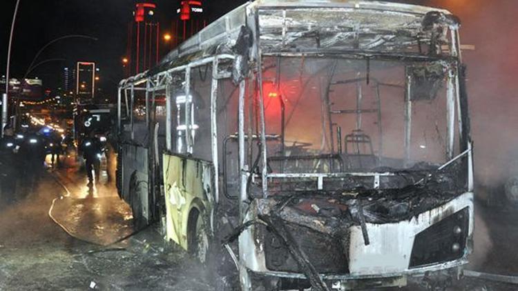 Hareket halindeki halk otobüs alev alev yandı