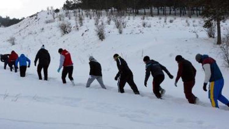 Judo Milli Takımı sporcularının karda zorlu antrenmanı