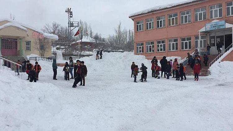 18 gün sonra okulların dün açıldığı Karlıovada eğitime yine ara verildi