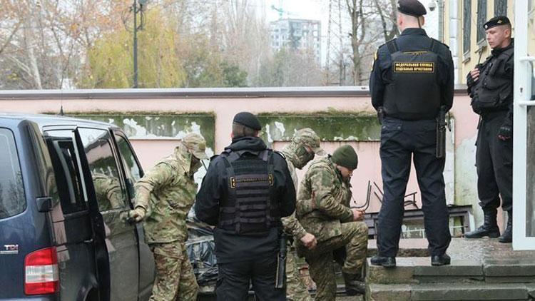 Rusya, 20 Ukrayna askerinin tutukluluk süresini uzattı