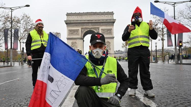 Sarı yeleklilerin gösterileri Fransayı sarstı