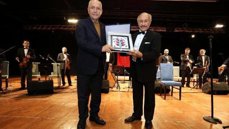 Mustafa Sağyaşar, Yenimahalle’de konser verdi