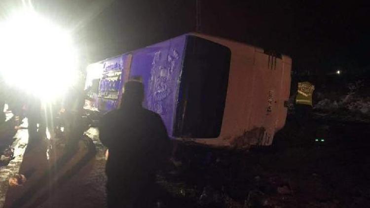 Amasyada otobüs devrildi: 2 ölü, 15 yaralı