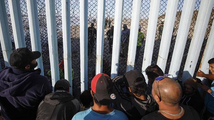 Orta Amerikalı göçmenlerin bir kısmı Meksika sınırına ulaştı