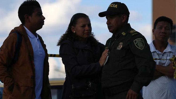 Kolombiyada 21 kişinin öldüğü saldırı sonrası 3 gün yas